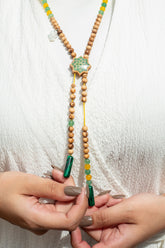 سبحة من خشب الورد الطبيعي وحجر الروز كوارتز