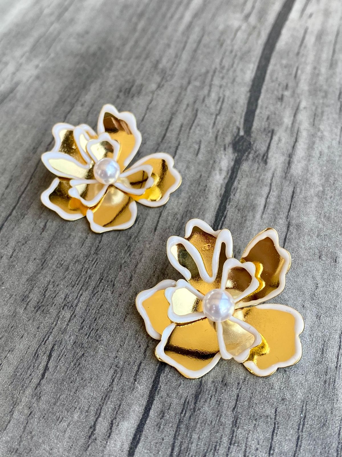 lily spark earrings
