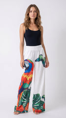 Tropical Macaw Wide-Legs